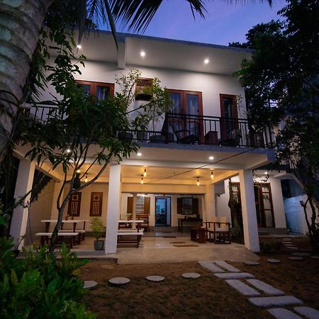 Light House Beach Home 마타라 외부 사진
