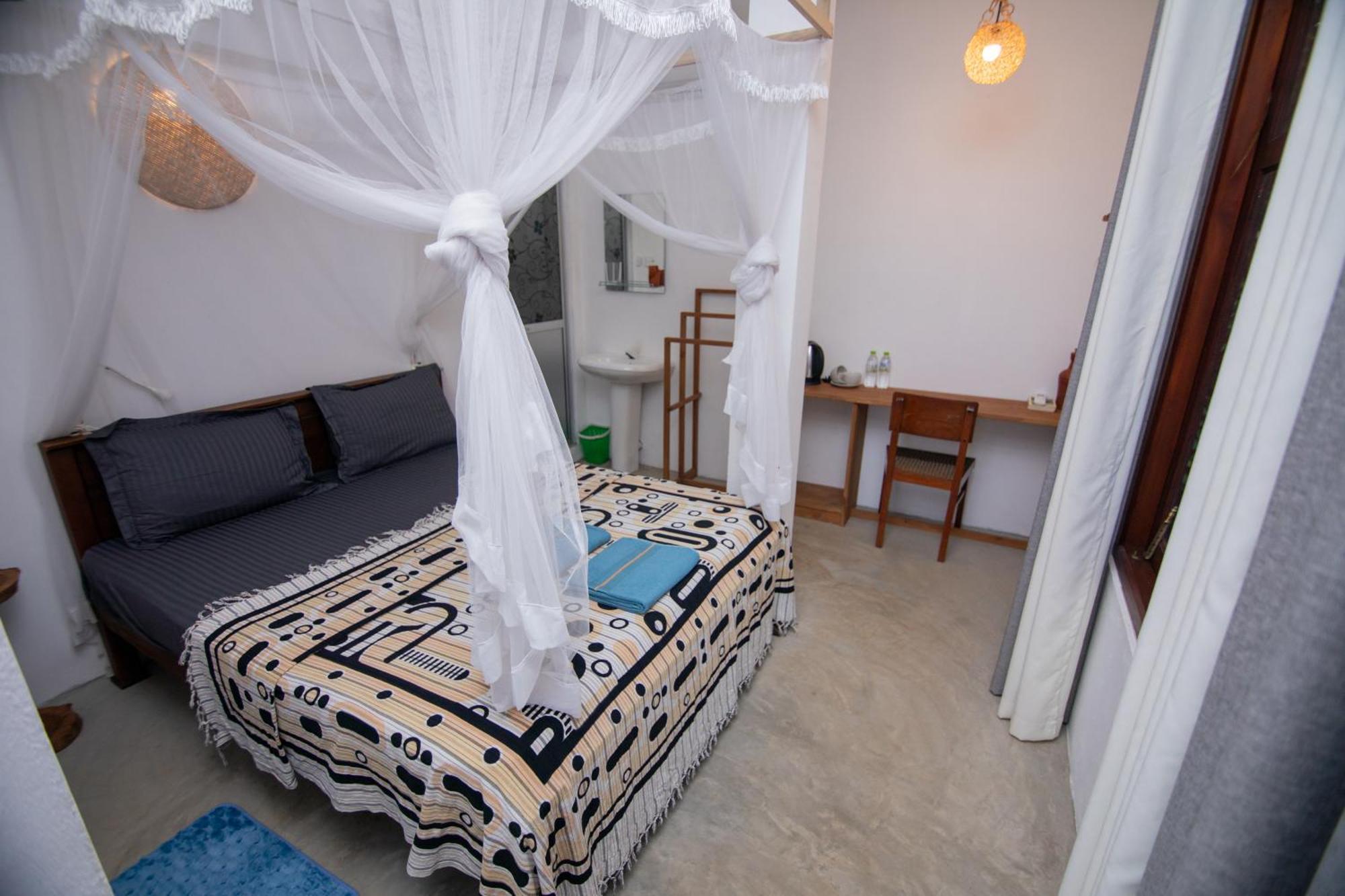 Light House Beach Home 마타라 객실 사진