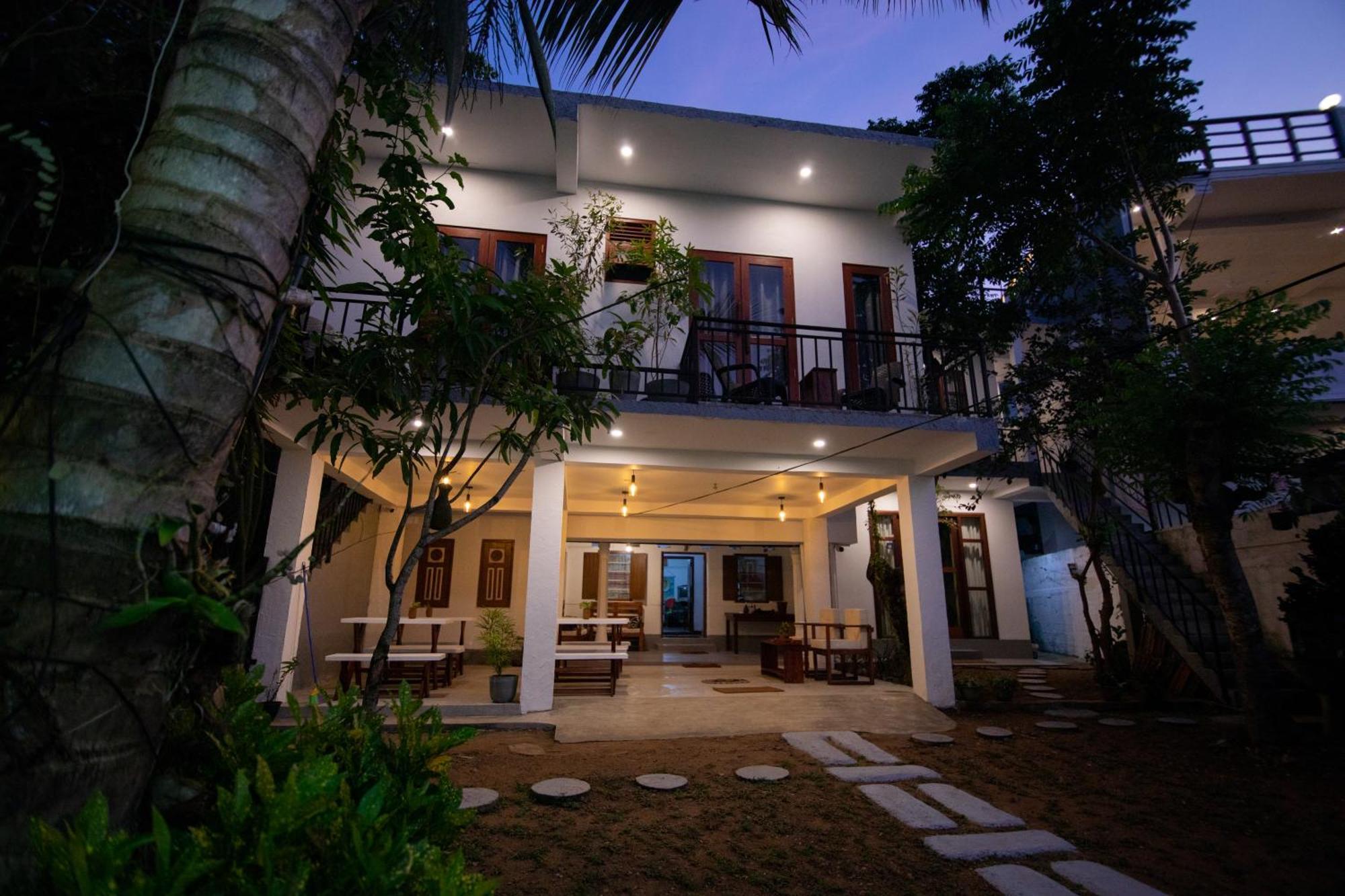 Light House Beach Home 마타라 외부 사진
