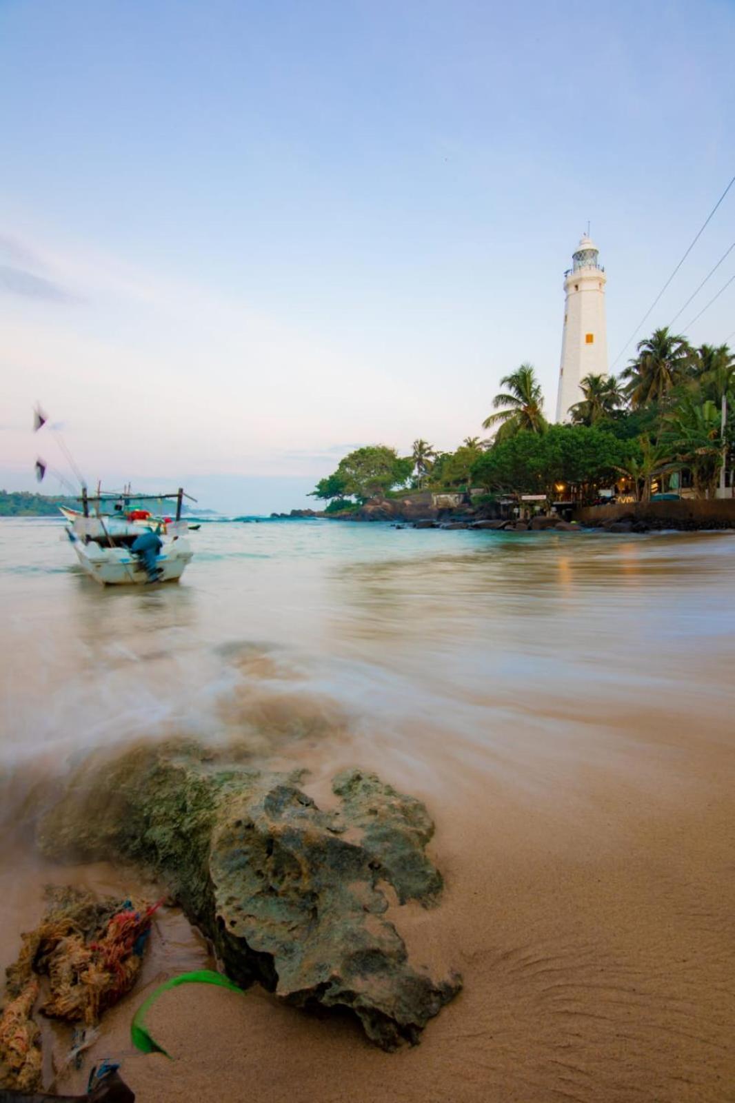 Light House Beach Home 마타라 외부 사진
