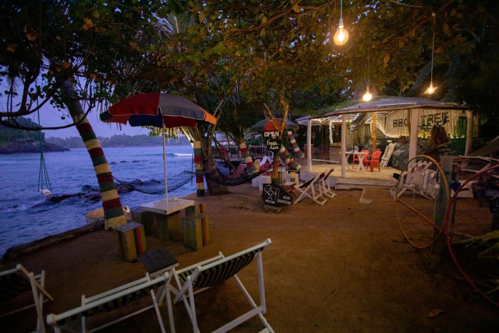 Light House Beach Home 마타라 외부 사진